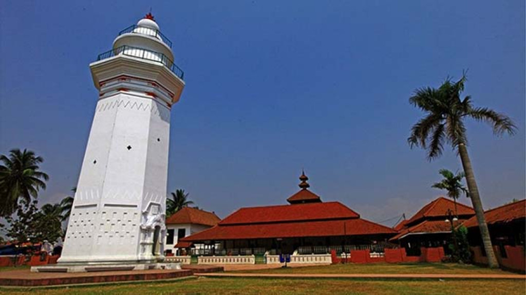 23 Juni 1596: Abdul Mufakir diangkat menjadi Sultan Banten 23 Juni 1596: Abdul Mufakir diangkat menjadi Sultan Banten