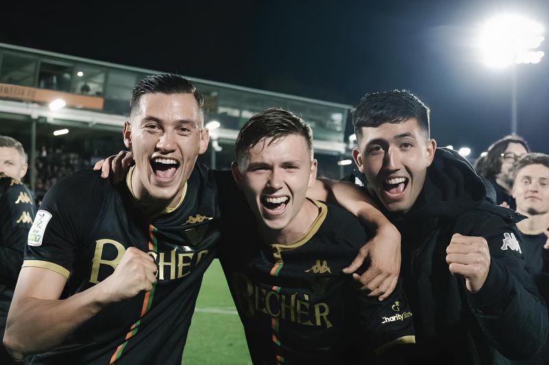 Venezia menjadi tim ketiga yang promosi ke Liga Italia musim depan Venezia menjadi tim ketiga yang promosi ke Liga Italia musim depan
