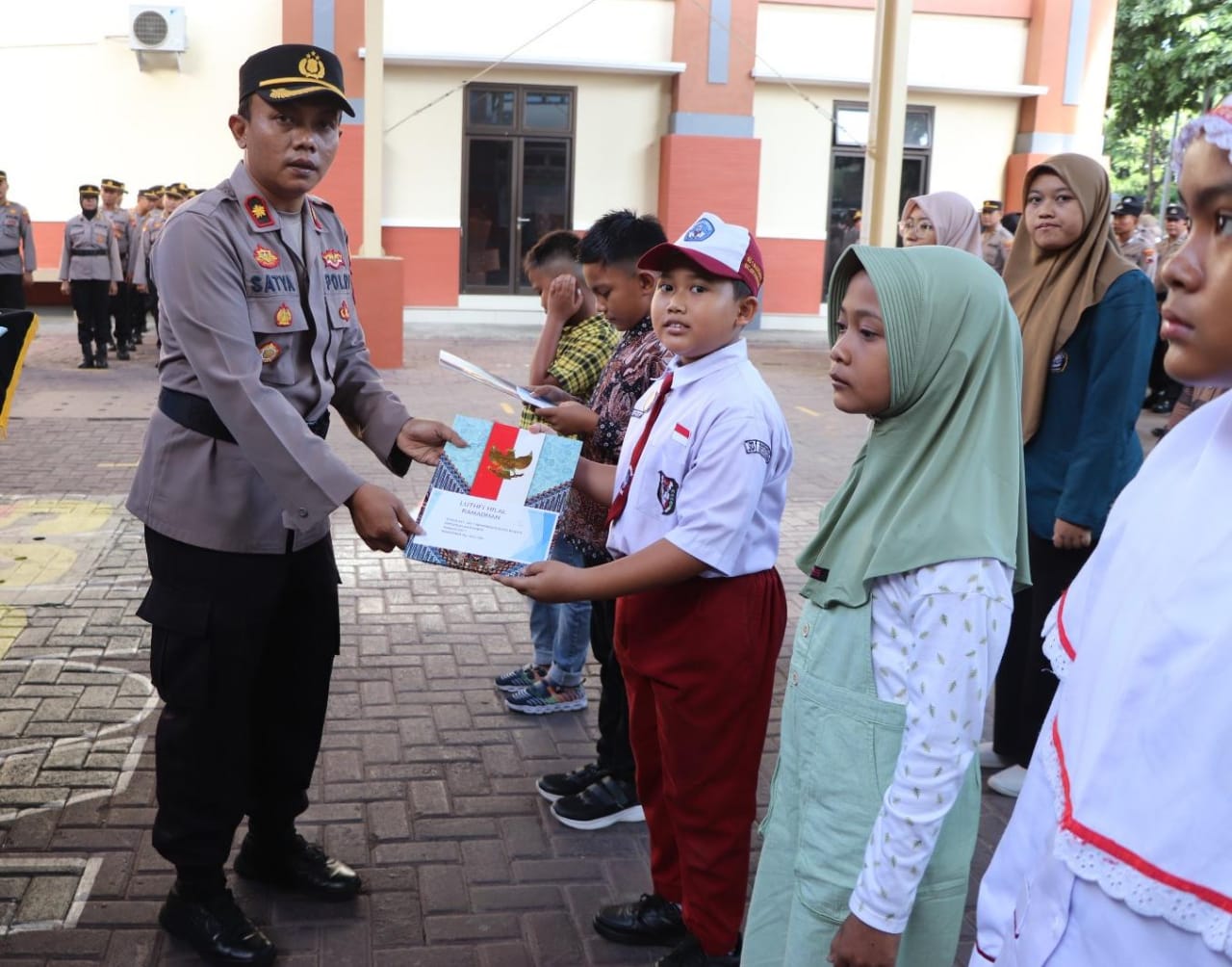 Berprestasi, 16 anak anggota Polres Kudus dapat beasiswa Berprestasi, 16 anak anggota Polres Kudus dapat beasiswa