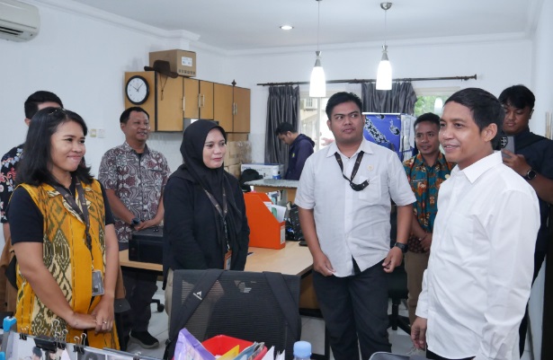 Plt Wakil Kepala OIKN tinjau lokasi pembangunan vital untuk persiapan HUT ke-79 RI di IKN Plt Wakil Kepala OIKN tinjau lokasi pembangunan vital untuk persiapan HUT ke-79 RI di IKN