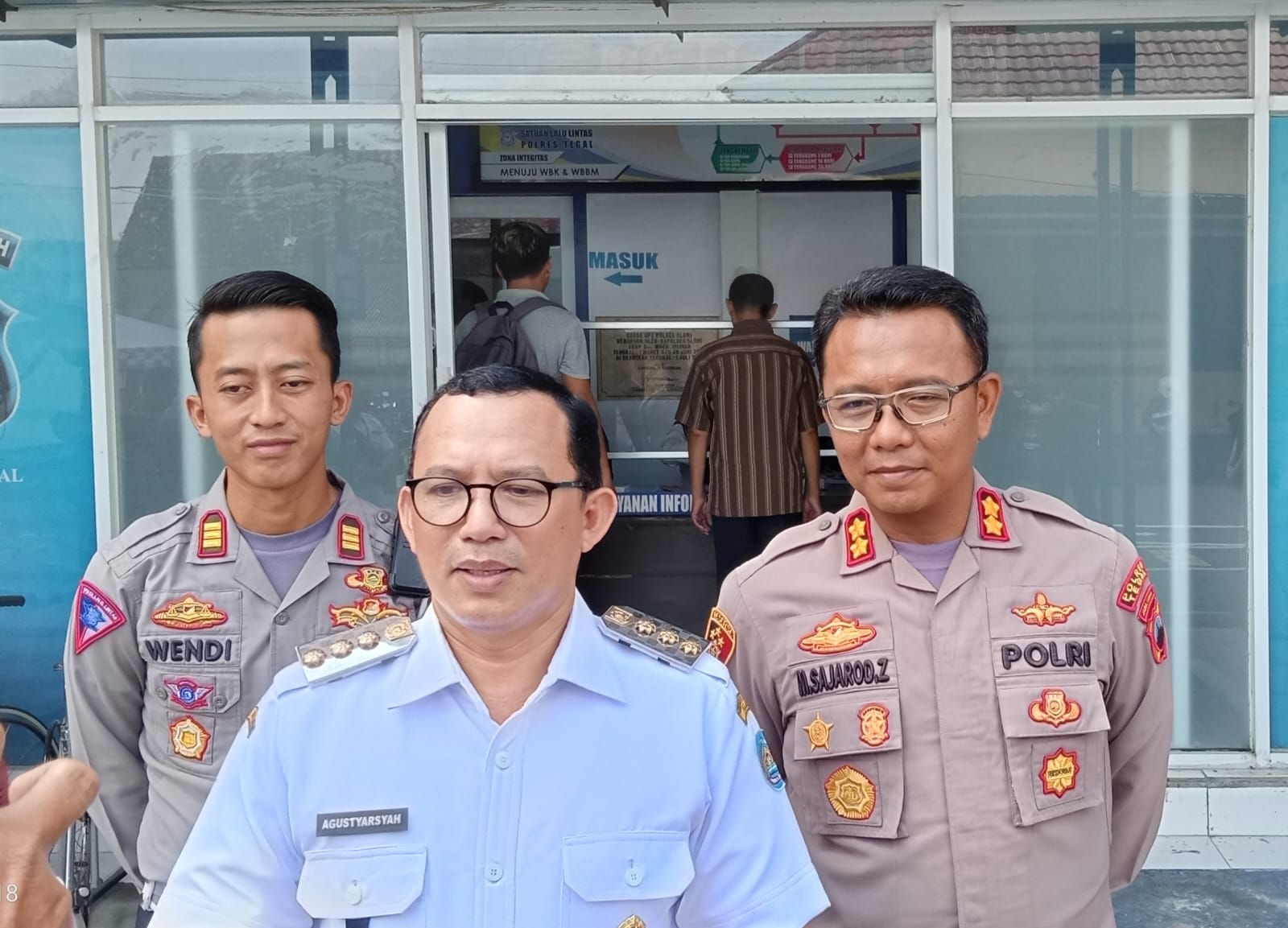 Peringati Hari Bhayangkara, Pj Bupati kunjungi pelayanan SIM Polres Tegal Peringati Hari Bhayangkara, Pj Bupati kunjungi pelayanan SIM Polres Tegal