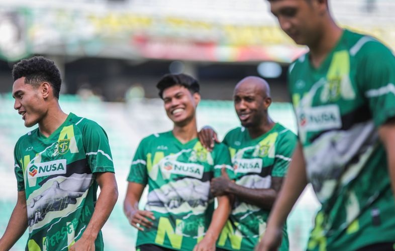 Mikael Tata bertekad jadi pilihan utama Paul Munster di Persebaya Mikael Tata bertekad jadi pilihan utama Paul Munster di Persebaya