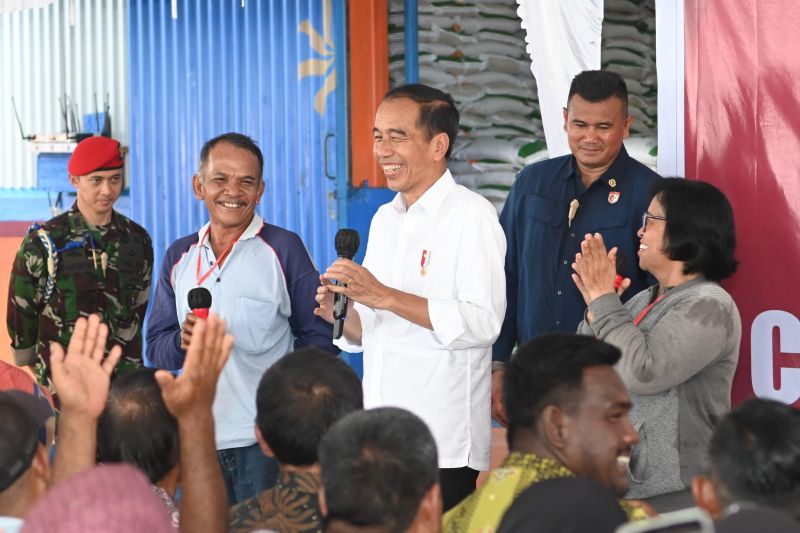 Presiden Jokowi: Program bantuan beras dilanjutkan hingga Desember Presiden Jokowi: Program bantuan beras dilanjutkan hingga Desember