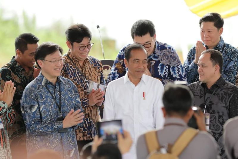 Presiden Jokowi hadiri peletakan batu pertama Astra Biz Center-IKN Presiden Jokowi hadiri peletakan batu pertama Astra Biz Center-IKN