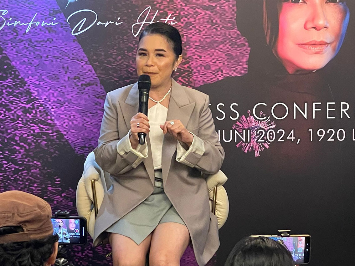 Ruth Sahanaya gelar konser tunggal bertajuk 40 Tahun Simfoni dari Hati Ruth Sahanaya gelar konser tunggal bertajuk 40 Tahun Simfoni dari Hati
