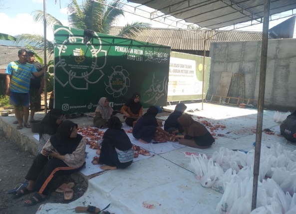 Ponpes Wali salurkan 1.700 kantung daging kurban Ponpes Wali salurkan 1.700 kantung daging kurban