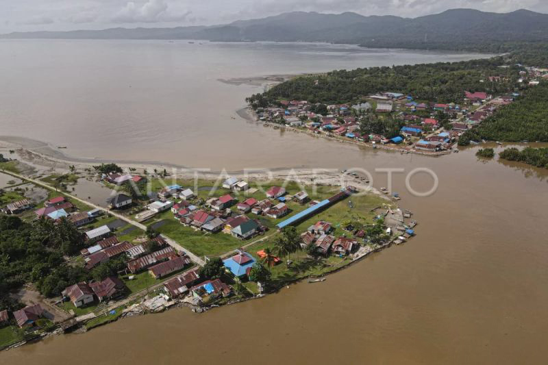 46 rumah hilang akibat abrasi sungai Konaweha di Konawe 46 rumah hilang akibat abrasi sungai Konaweha di Konawe