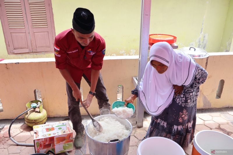Kemensos tambah peralatan dan logistik dapur umum di lokasi banjir Pesisir Selatan Kemensos tambah peralatan dan logistik dapur umum di lokasi banjir Pesisir Selatan
