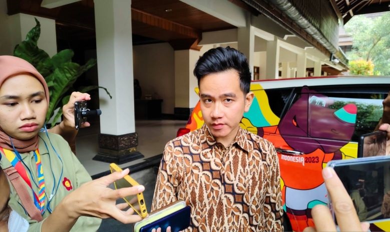 Gibran enggan tanggapi pemilu ulang tanpa dirinya Gibran enggan tanggapi pemilu ulang tanpa dirinya