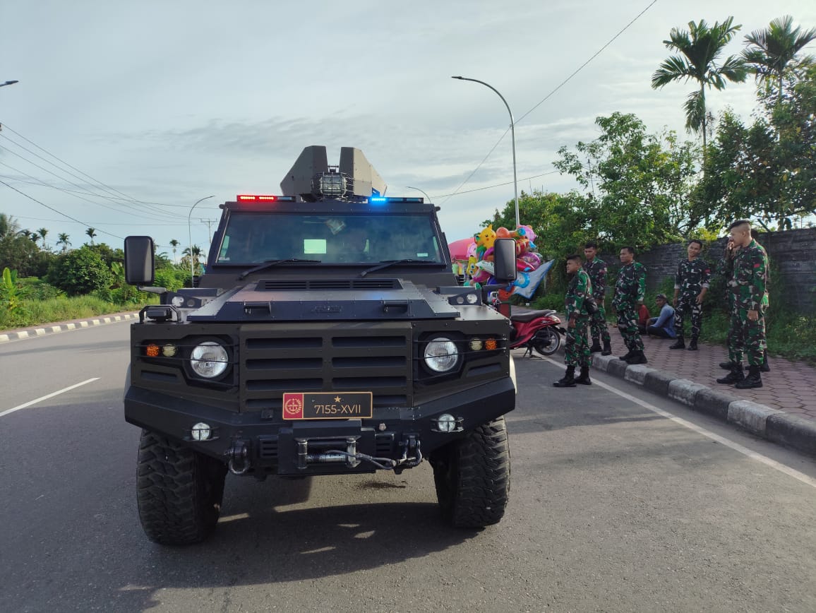 Personel Kodim 1710/Mimika - Polri gelar patroli bersama pascapemilu 2024 Personel Kodim 1710/Mimika - Polri gelar patroli bersama pascapemilu 2024