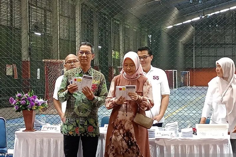 Heru ingatkan warga untuk menjaga iklim tetap kondusif pasca-pemilu Heru ingatkan warga untuk menjaga iklim tetap kondusif pasca-pemilu