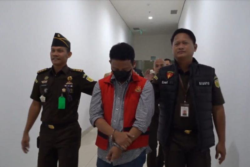 Kejati Jabar tahan satu tersangka korupsi Pasar Sindangkasih Cigasong Kejati Jabar tahan satu tersangka korupsi Pasar Sindangkasih Cigasong