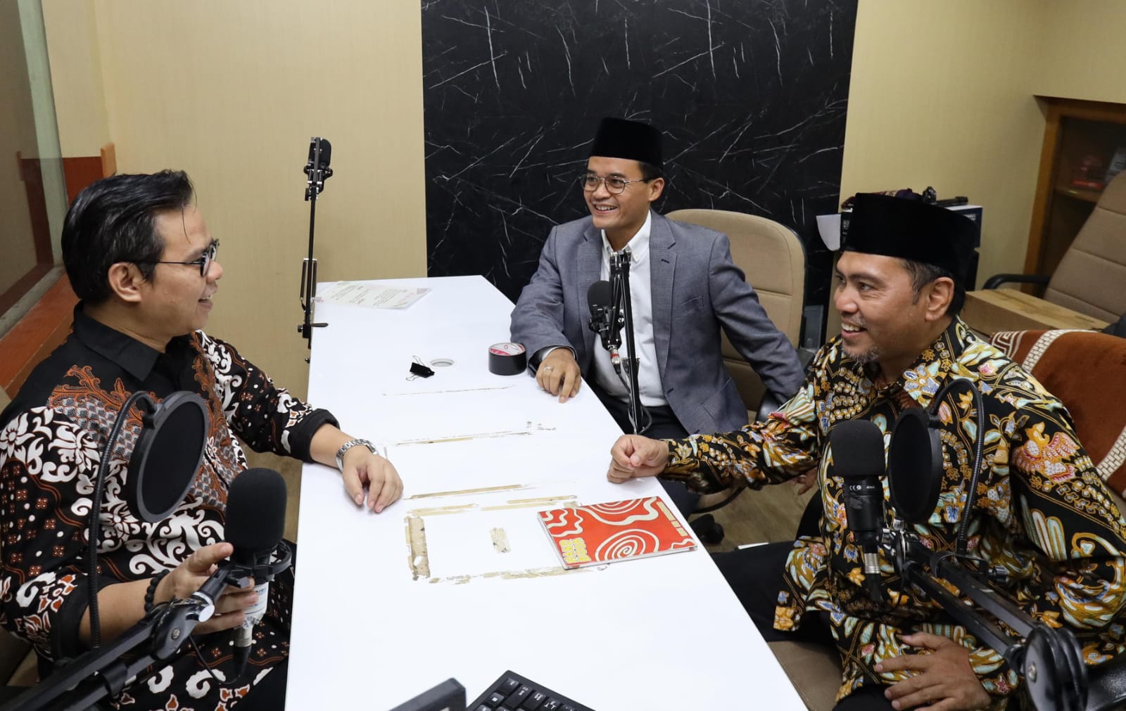 BAZNAS dan FDIKOM UIN Jakarta resmikan laboratorium ziswaf BAZNAS dan FDIKOM UIN Jakarta resmikan laboratorium ziswaf