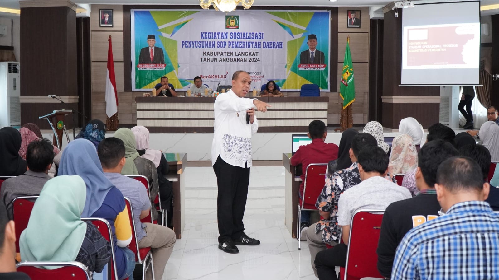 Pj Bupati langkat ingatkan pentingnya SOP untuk hindari maladministrasi Pj Bupati langkat ingatkan pentingnya SOP untuk hindari maladministrasi