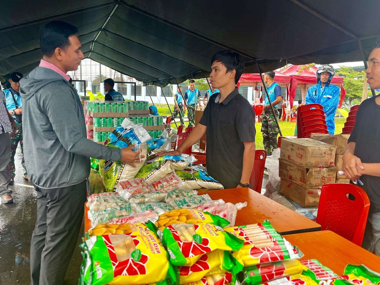 Lanud Silas Papare gelar bazar dan pasar murah, bantu masyarakat Jayapura Lanud Silas Papare gelar bazar dan pasar murah, bantu masyarakat Jayapura
