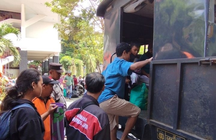 Pengungsi banjir di Kudus mulai pulang ke rumah