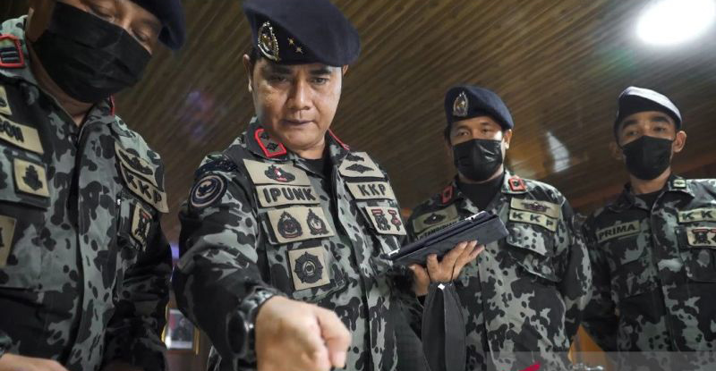 Satu unit kapal berbendera Malaysia diamankan di Selat Malaka Satu unit kapal berbendera Malaysia diamankan di Selat Malaka