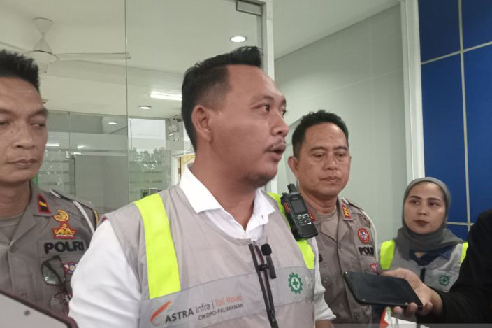 Astra Tol Cipali uji coba contraflow antisipasi arus mudik Lebaran Astra Tol Cipali uji coba contraflow antisipasi arus mudik Lebaran