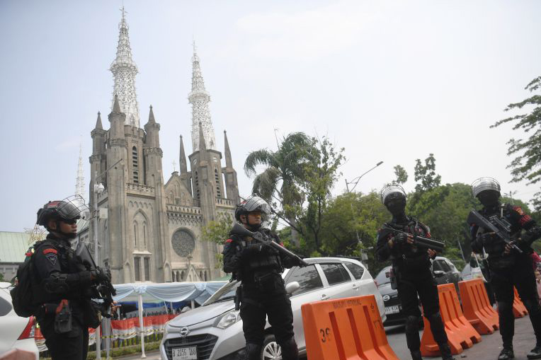 Katedral Jakarta memperingati Paskah dengan Siluet Wayang Paskah 2024 Katedral Jakarta memperingati Paskah dengan Siluet Wayang Paskah 2024