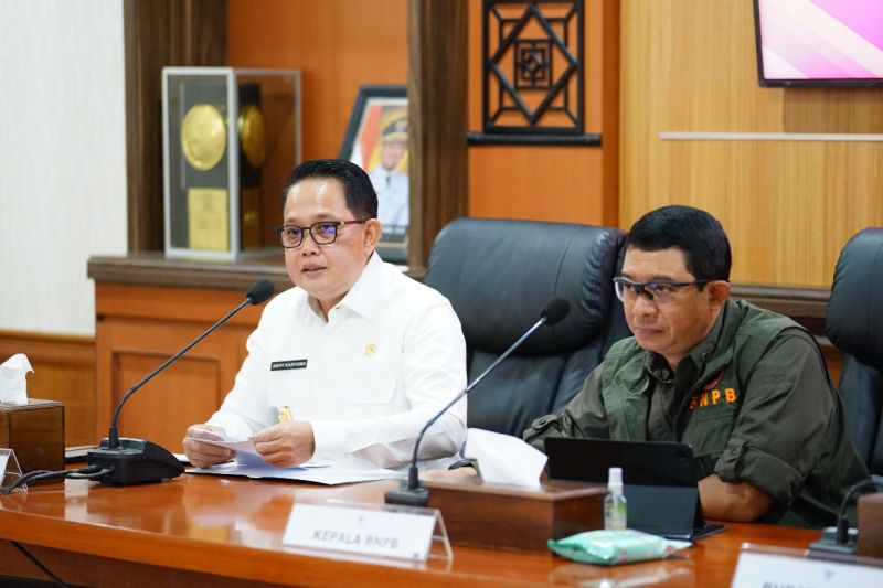 Pemprov Jatim siap bantu rekonstruksi bangunan terdampak gempa Pemprov Jatim siap bantu rekonstruksi bangunan terdampak gempa
