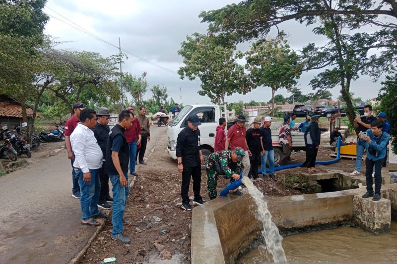 Kementan distribusikan bantuan pompa air irigasi di Indramayu Kementan distribusikan bantuan pompa air irigasi di Indramayu