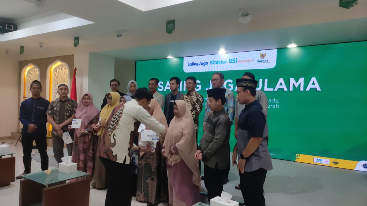 Sebanyak 230 ribu ulama bakal dapat asuransi kesehatan dan asuransi jiwa dari Baznas RI Sebanyak 230 ribu ulama bakal dapat asuransi kesehatan dan asuransi jiwa dari Baznas RI