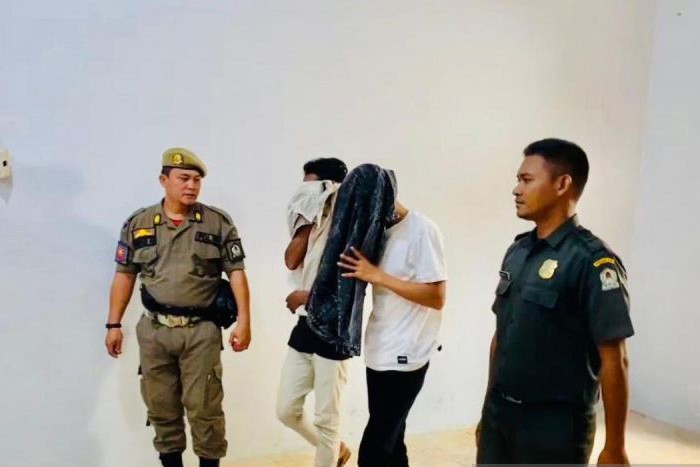 Dua pemuda di Aceh Barat terciduk satpol pp karena tidak berpuasa