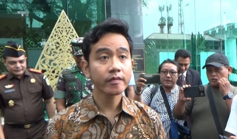 Undangan dari kedubes membuat Gibran lakukan perjalanan dinas ke Inggris Undangan dari kedubes membuat Gibran lakukan perjalanan dinas ke Inggris