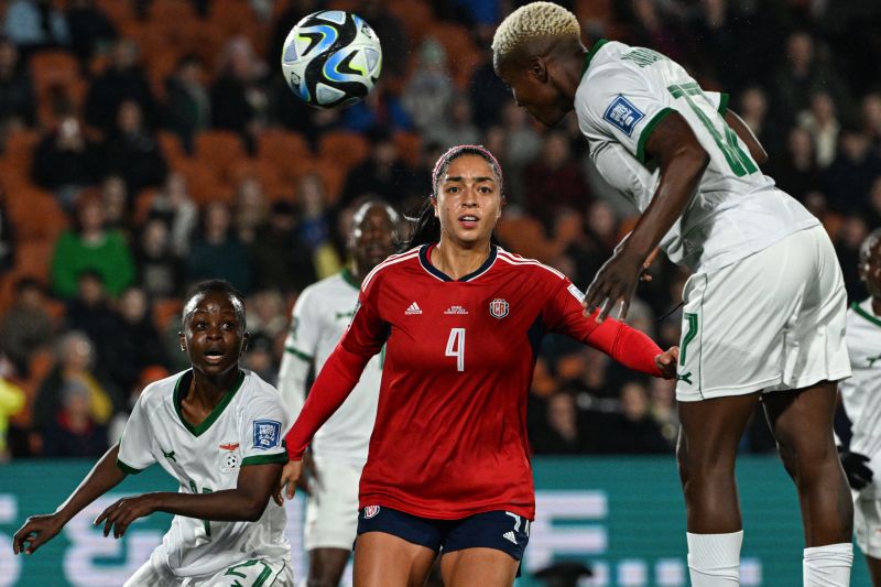 Sepak bola putri semakin kompetitif dan industrial Sepak bola putri semakin kompetitif dan industrial