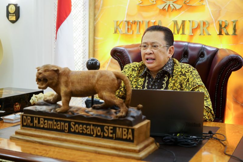 Bamsoet nilai sistem demokrasi pemilihan langsung perlu dikaji ulang Bamsoet nilai sistem demokrasi pemilihan langsung perlu dikaji ulang