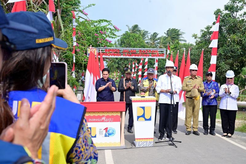 Presiden resmikan 24 ruas jalan senilai Rp648 miliar di Kalbar Presiden resmikan 24 ruas jalan senilai Rp648 miliar di Kalbar
