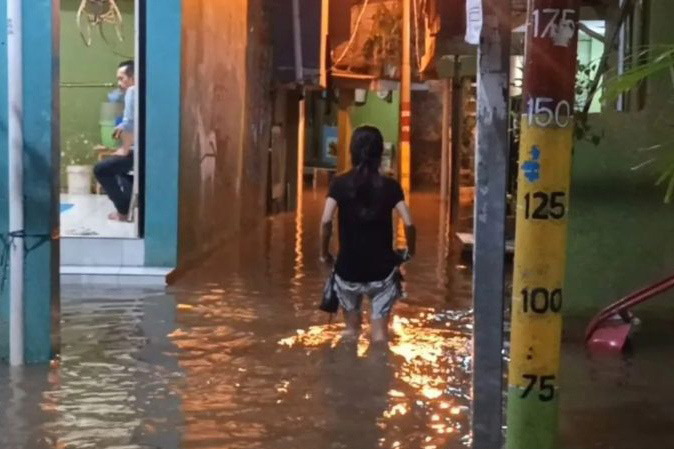 16 RT di Jakarta terendam banjir pada Jumat pagi 16 RT di Jakarta terendam banjir pada Jumat pagi