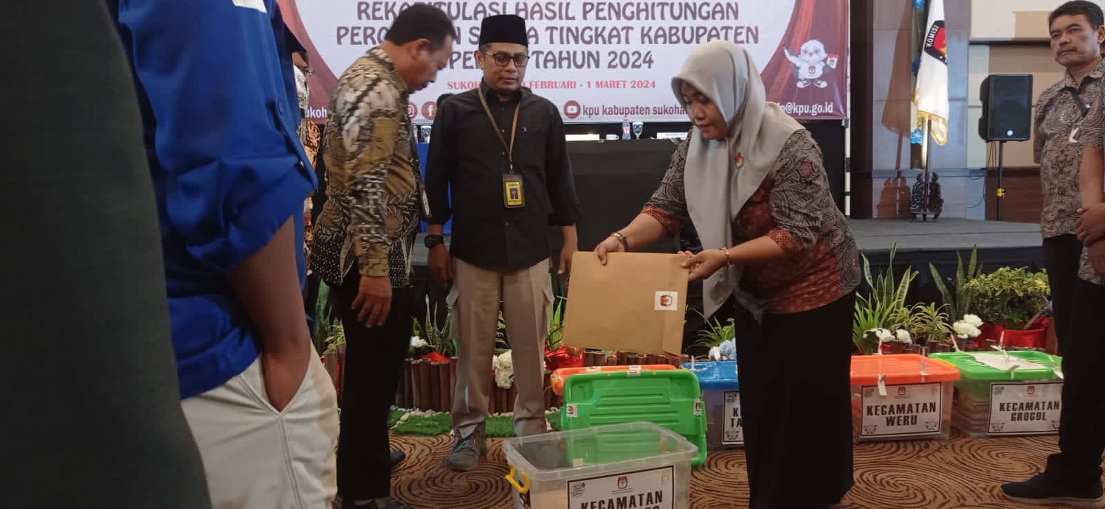DPRD Sukoharjo bakal diisi anggota legislatif dari tujuh parpol DPRD Sukoharjo bakal diisi anggota legislatif dari tujuh parpol