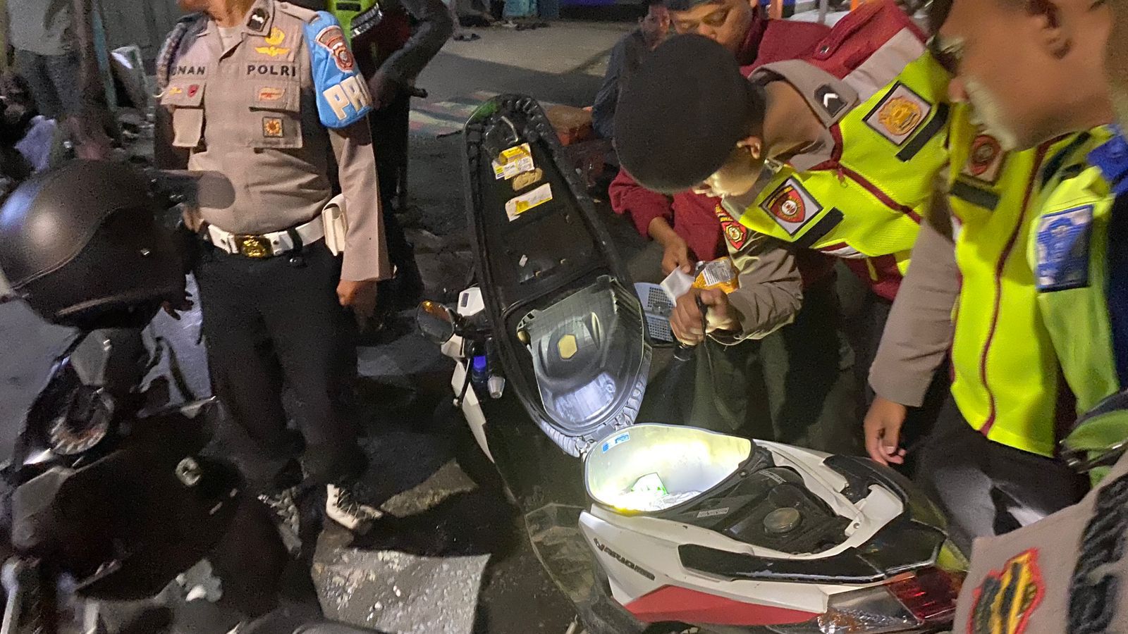 Polresta Cirebon gelar Patroli KRYD hingga Blue Light Patrol Satlantas Polresta Cirebon gelar Patroli KRYD hingga Blue Light Patrol Satlantas