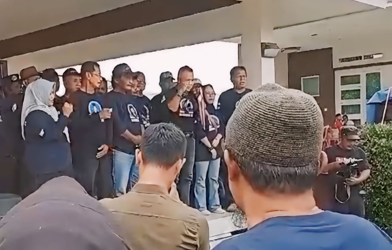Pemilu 2024 belum usai, ratusan mantan kades mulai deklarasi calon Bupati Pemilu 2024 belum usai, ratusan mantan kades mulai deklarasi calon Bupati