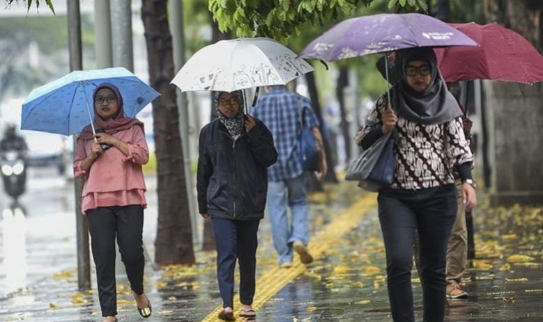 Hujan ringan berpotensi landa sebagian besar wilayah pada Sabtu
