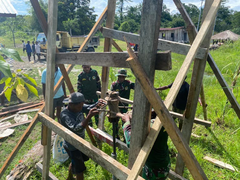Satgas TMMD Ke-119 Kodim 1715/Yahukimo bangun sumur bor di Kampung Kali Biru Dekai Satgas TMMD Ke-119 Kodim 1715/Yahukimo bangun sumur bor di Kampung Kali Biru Dekai