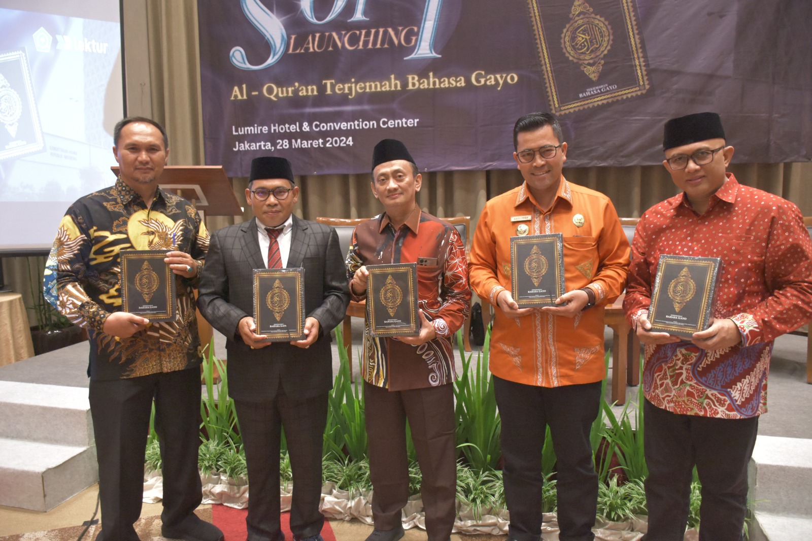 Kabar gembira, warga Aceh sudah punya Al-Quran dengan terjemahan bahasa gayo Kabar gembira, warga Aceh sudah punya Al-Quran dengan terjemahan bahasa gayo