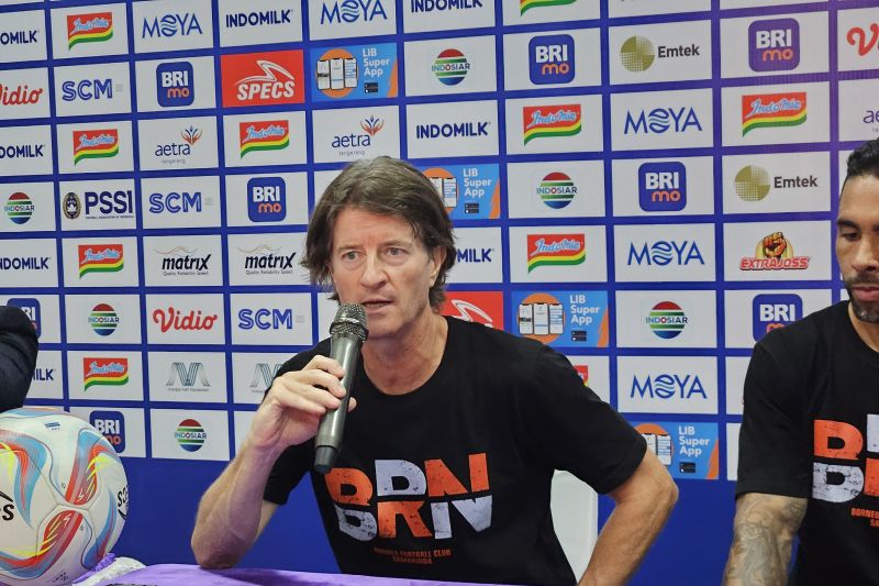 Peter Huistra kurang puas dengan kemenangan 1-0 Borneo atas Persita Peter Huistra kurang puas dengan kemenangan 1-0 Borneo atas Persita