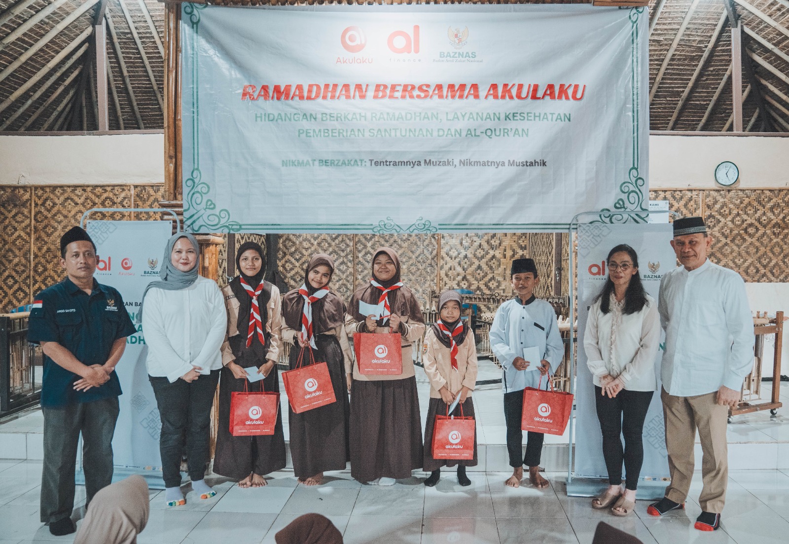 BAZNAS RI dan Akulaku berbagi Berkah Ramadhan kepada anak-anak pemulung BAZNAS RI dan Akulaku berbagi Berkah Ramadhan kepada anak-anak pemulung