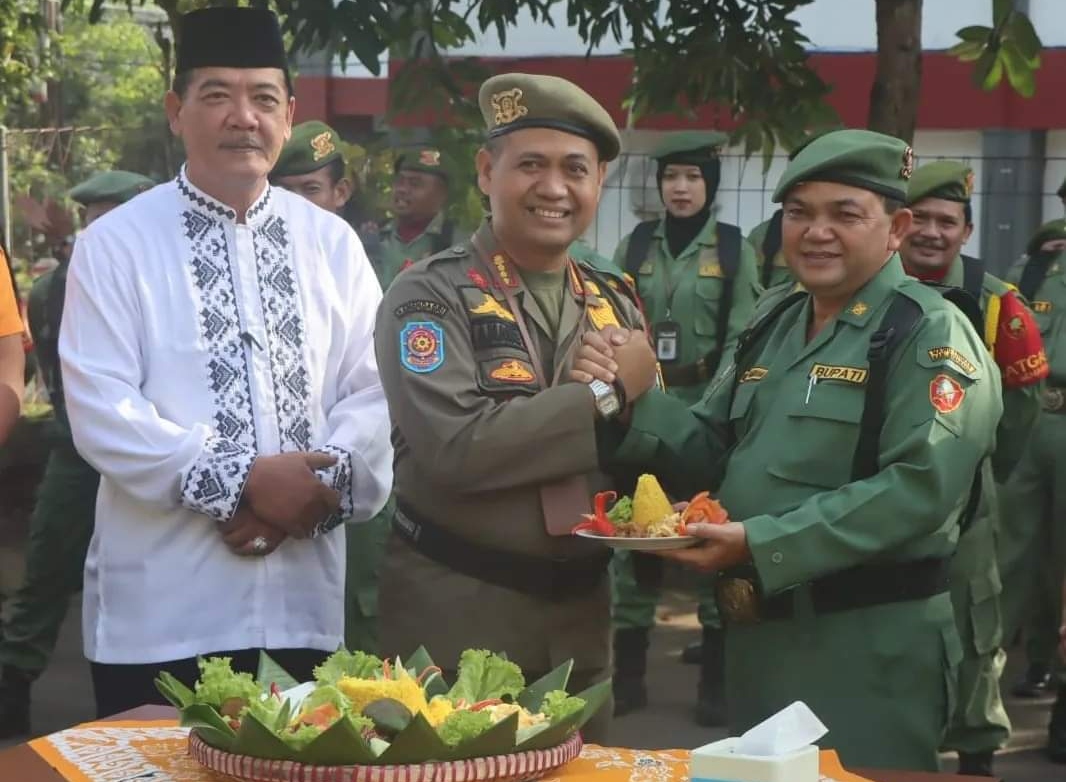 Dua anggota linmas korban kecelakaan di Kabupaten Semarang terima tali asih