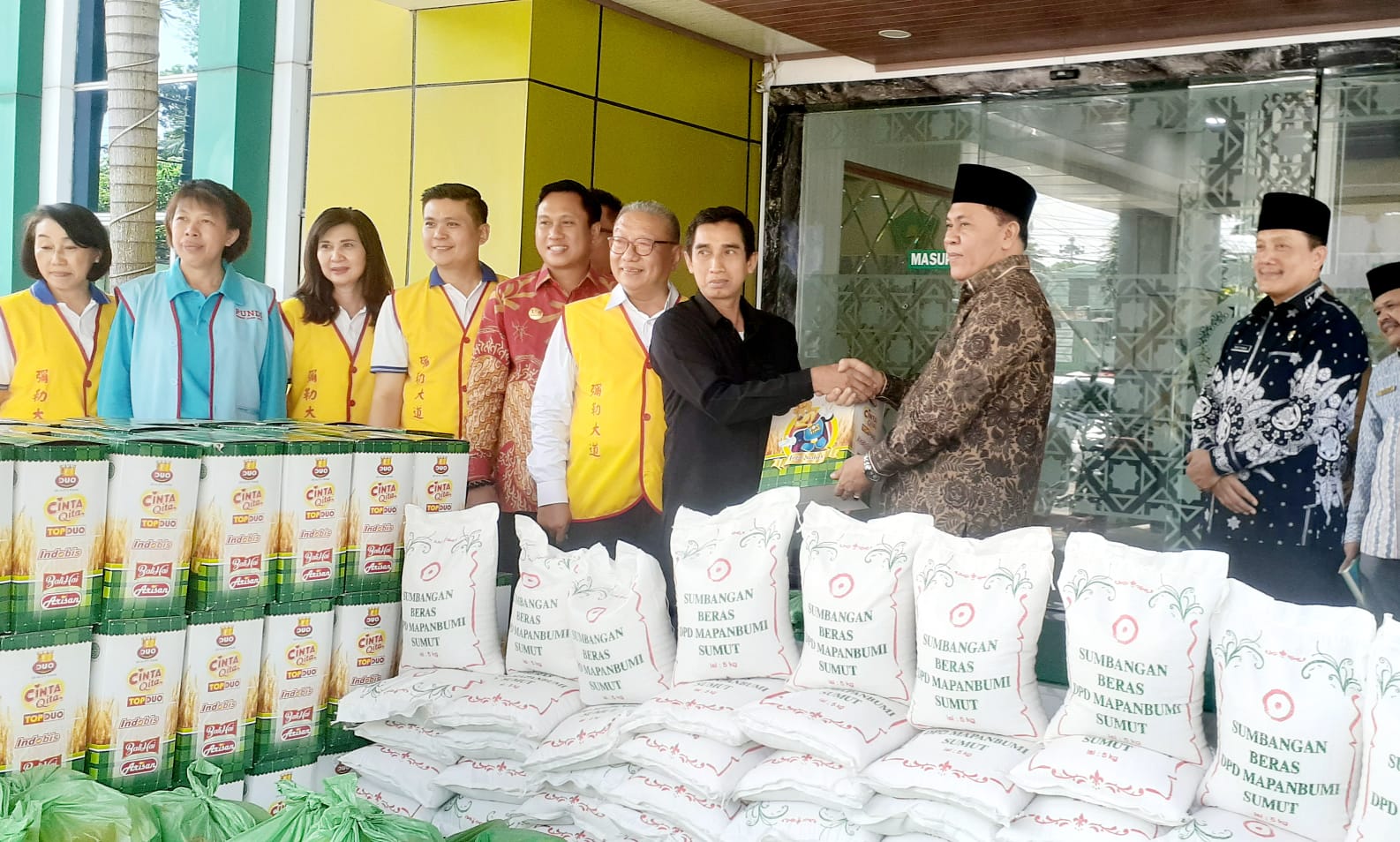 Kemenag dan Mapanbumi Sumut kerjasama bagikan 100 paket Ramadan Kemenag dan Mapanbumi Sumut kerjasama bagikan 100 paket Ramadan
