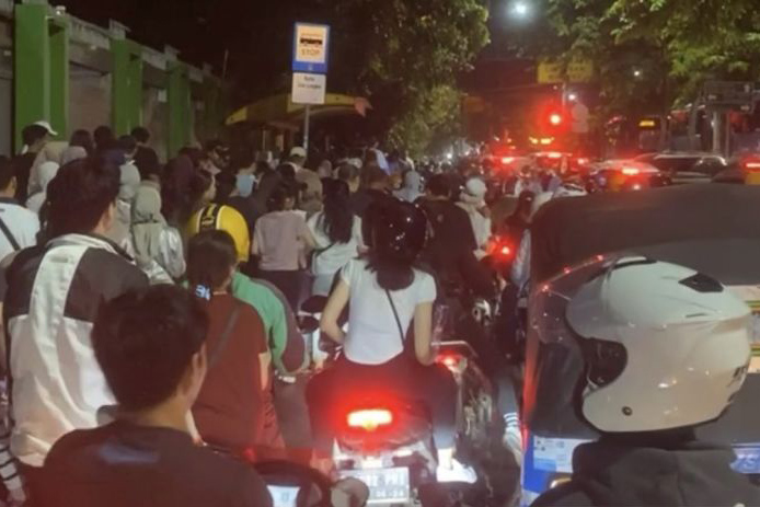 Bubaran konser Ed Sheeran padati kawasan JIS Bubaran konser Ed Sheeran padati kawasan JIS