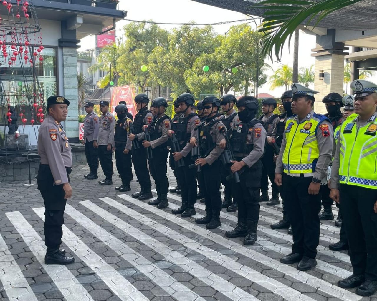 200 personil gabungan amankan rekapitulasi perolehan suara pemilu KPU Kudus 200 personil gabungan amankan rekapitulasi perolehan suara pemilu KPU Kudus