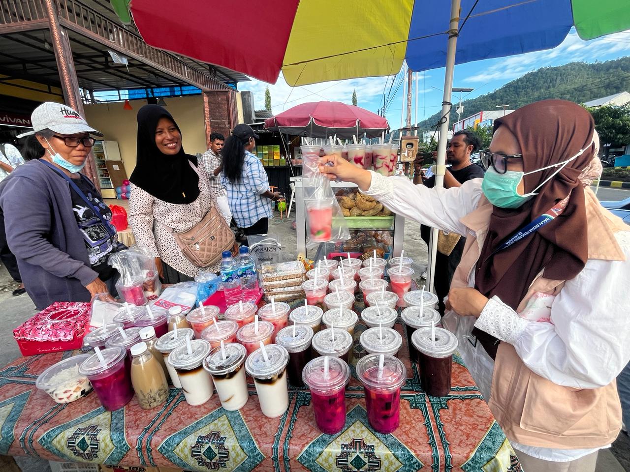 BBPOM Jayapura periksa jajanan buka puasa, 87 sampel makanan bebas dari bahan berbahaya BBPOM Jayapura periksa jajanan buka puasa, 87 sampel makanan bebas dari bahan berbahaya