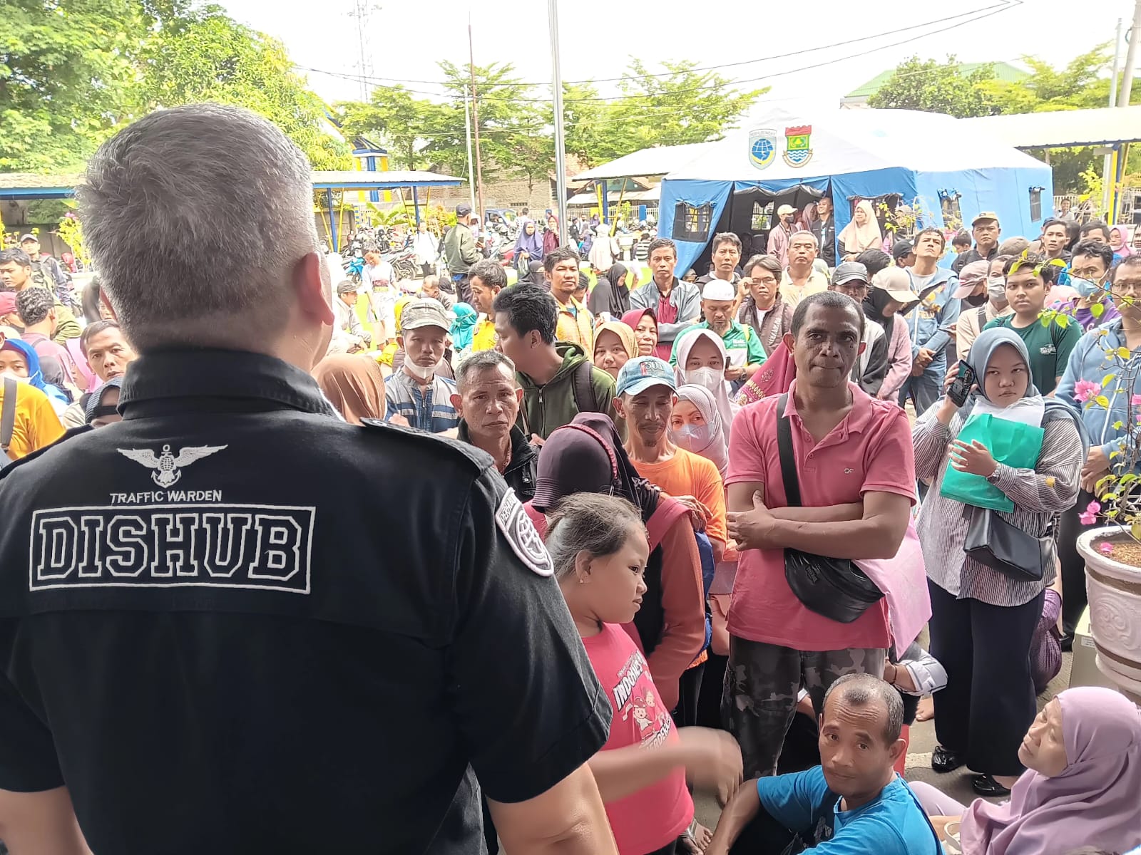 Sebanyak 600 warga Kabupaten Tangerang daftar mudik gratis hari pertama Sebanyak 600 warga Kabupaten Tangerang daftar mudik gratis hari pertama