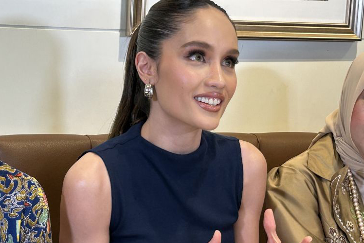 Cinta Laura berusaha tetap produktif selama Ramadan Cinta Laura berusaha tetap produktif selama Ramadan