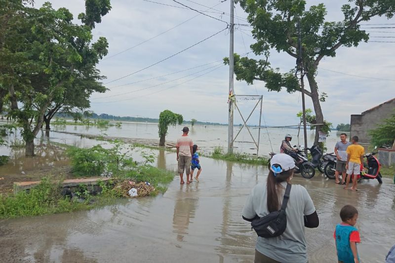 Luapan Bengawan Solo membuat Sejumlah dukuh  di Sragen terendam