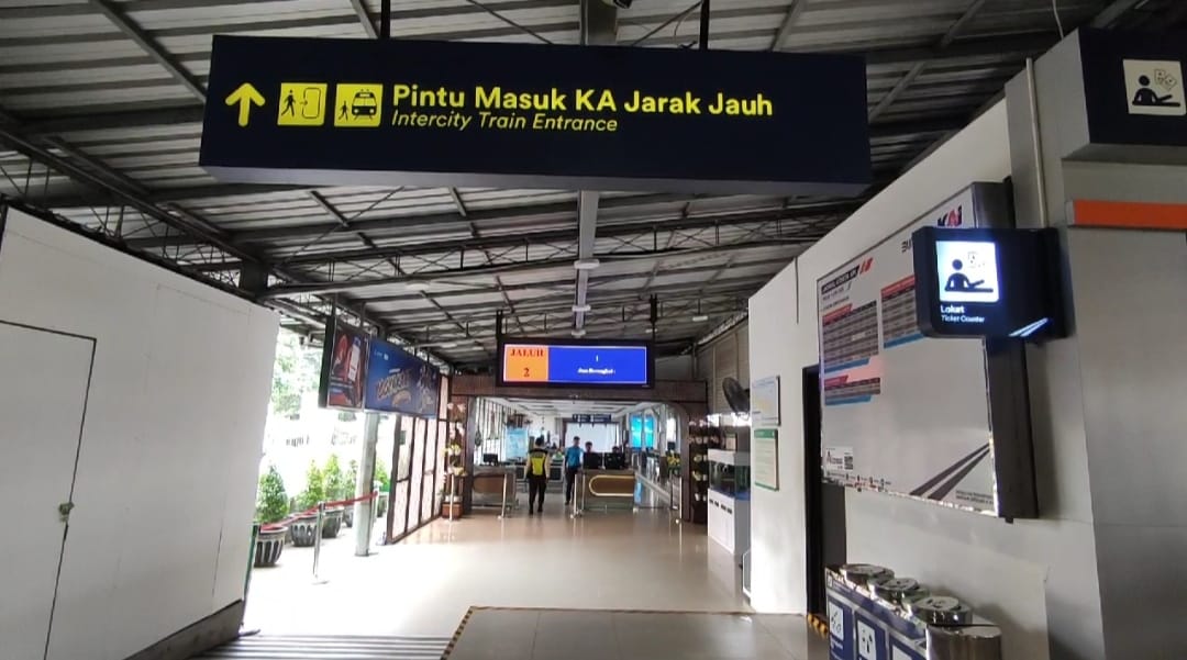 Imbas banjir Semarang, perjalanan sejumlah KA Daop 6 dibatalkan Imbas banjir Semarang, perjalanan sejumlah KA Daop 6 dibatalkan