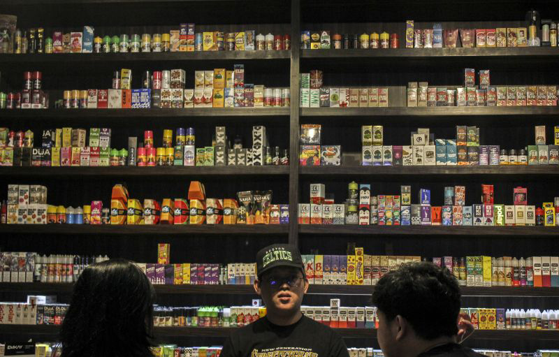 Menurut ahli, uap vape juga berbahaya pada orang di sekitar Menurut ahli, uap vape juga berbahaya pada orang di sekitar